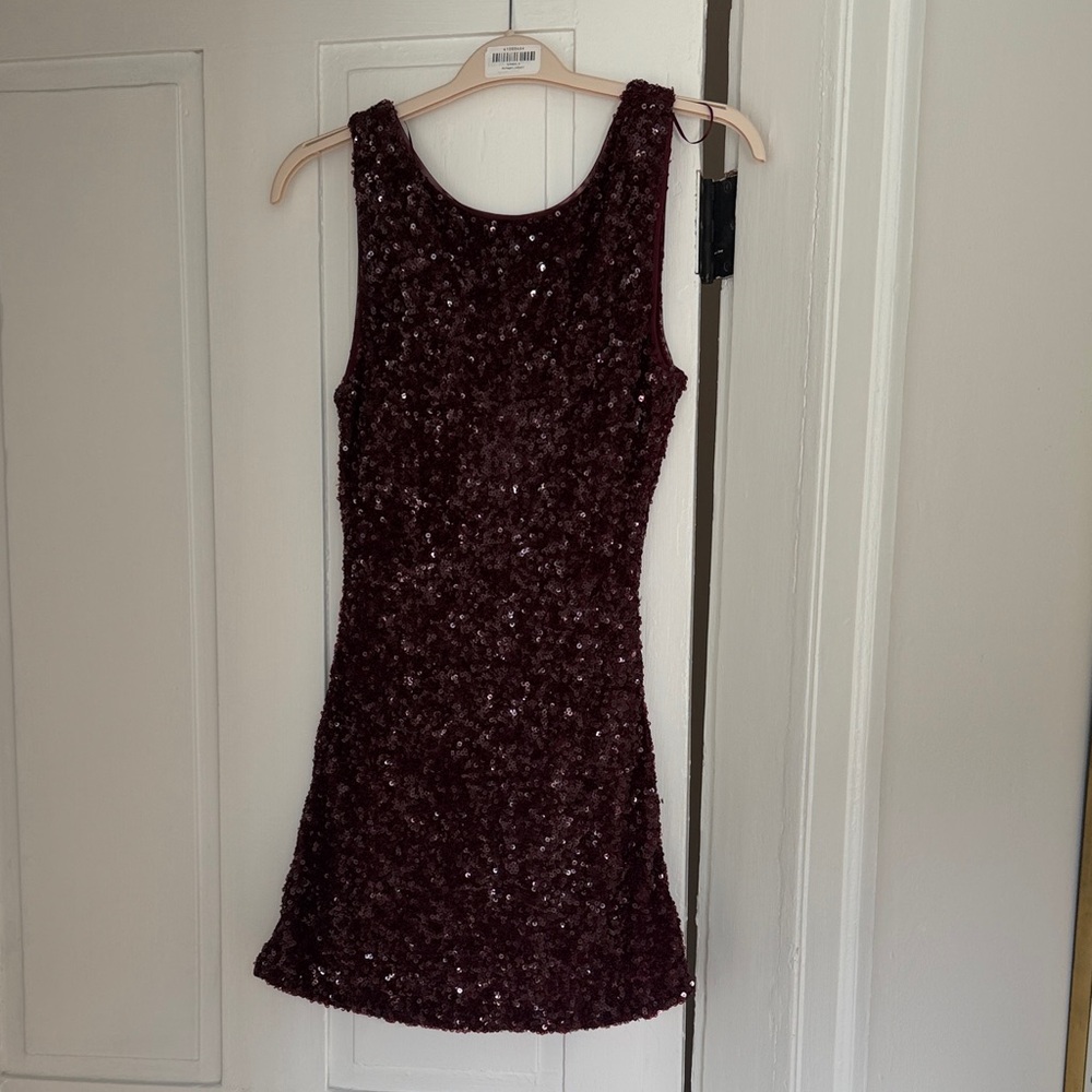 Sleeveless Sequin Sheath Dress - Deep Burgundy dynamite